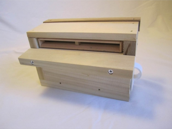 Entrance Trap Universal  -  Adapts to any hive